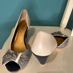 Seychelles pumps in good used condition blue and white with bows open toe